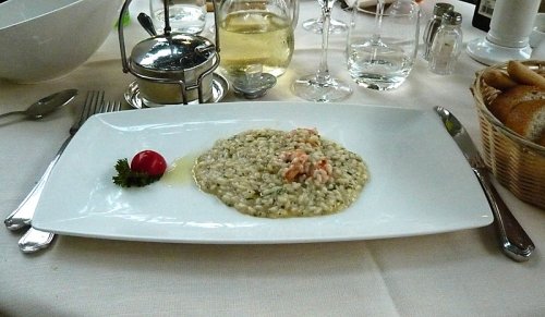 Risotto mit Garnelen und mit Zitronen parfümiert