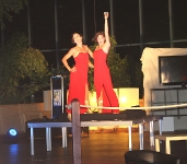 Frauen im Abendkleid mit Diamant