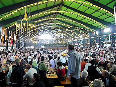 Augustiner Zelt um 12 Uhr