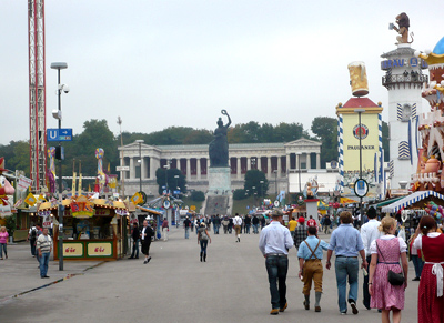 Um 10 am Freitag auf der Wiesn