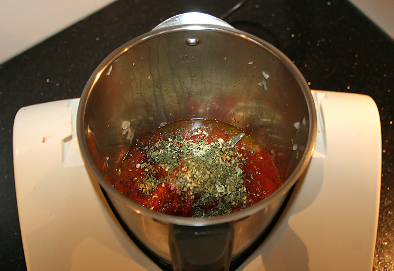 Tomatensoße Rezept für Spaghetti &amp; Pizza zubereiten und kochen